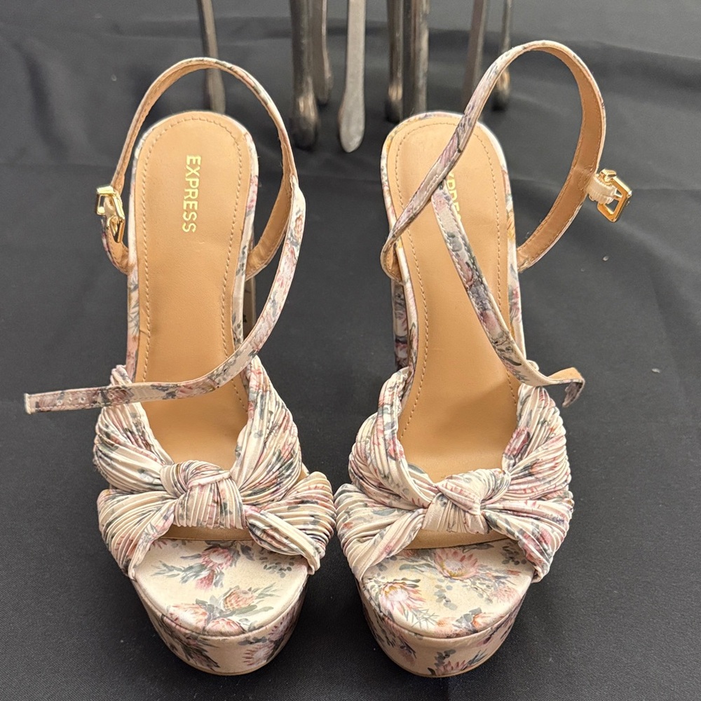 Express Floral Bow Platform Heels - Cream